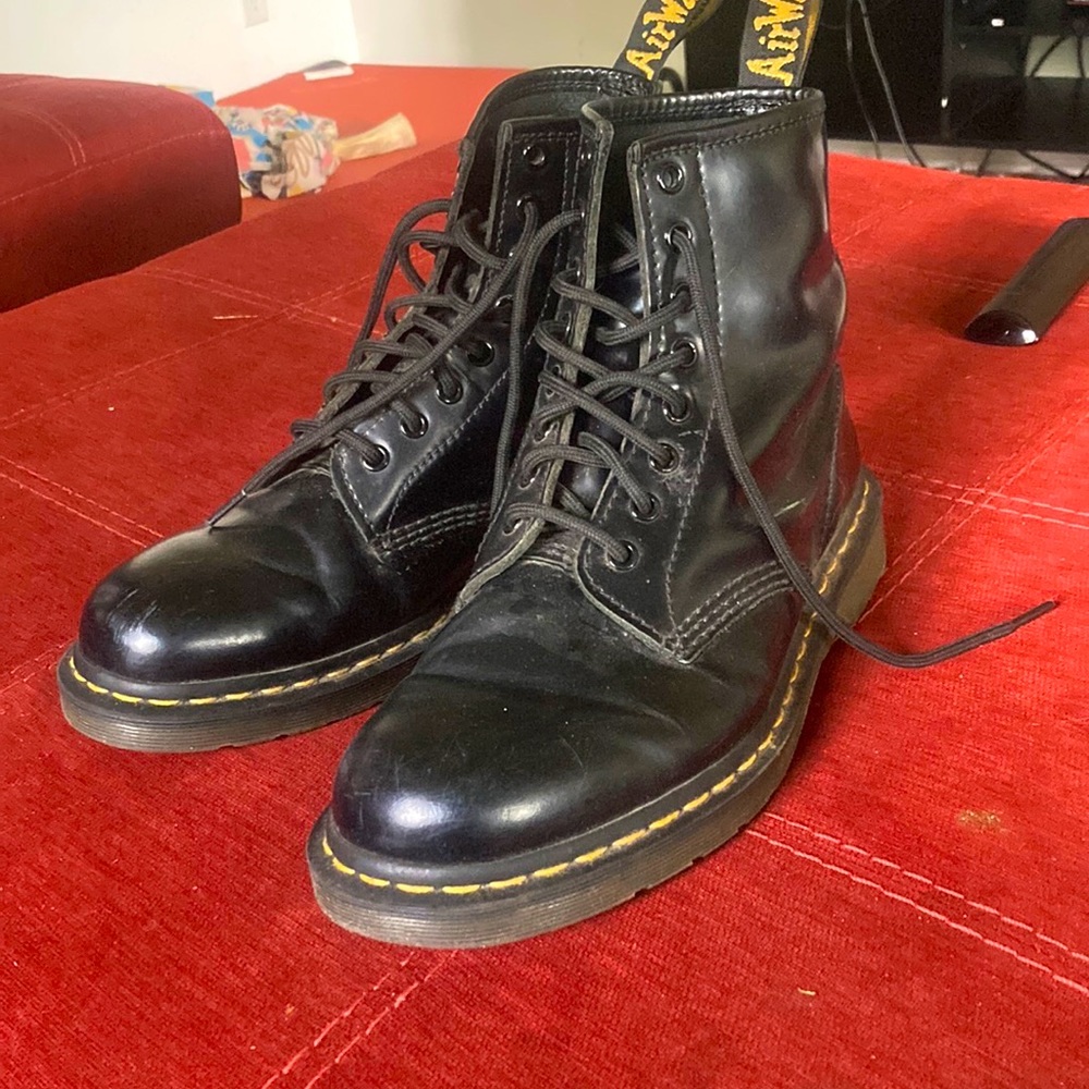 8 eye 1460 dr martens